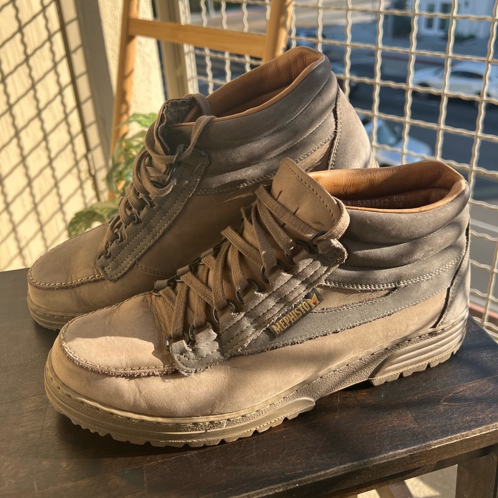 Mephistopheles hiking boot sneaker women’s size 9.5 khaki neutral